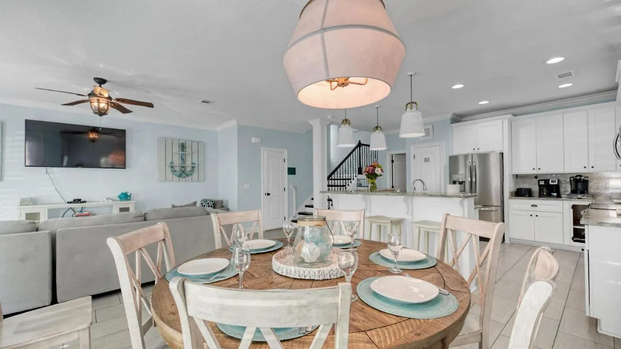 Casa de Férias Have A Stunning Tahitian Daydream At Villages Of Crystal Beach Destin