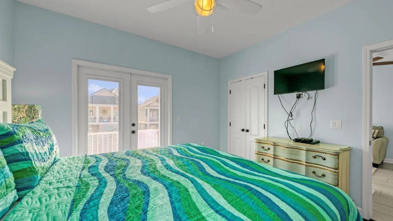Have A Stunning Tahitian Daydream At Villages Of Crystal Beach Destin